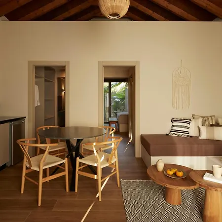 Poesia Hotell Lakíthra